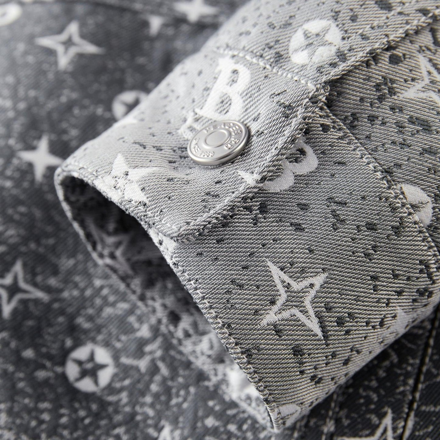 Men's Loose Fit 3D Jacquard Denim Jacket – White Gradient Design for Spring and Fall 7